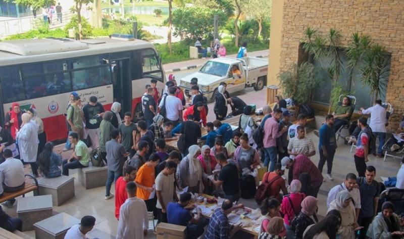 إقبال كبير من طلاب جامعة بدر على التبرع بالدم لدعم الفلسطينين