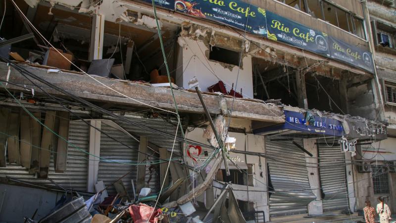 قصف إسرائيلي مكثف واشتباكات عنيفة في غزة