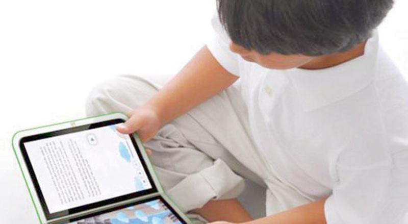 دراسة تكشف التأثير السلبي للقراءة الرقمية على الأطفال