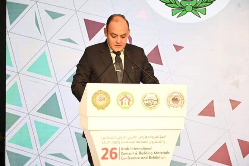 وزير الصناعة: مصر تحتل المركز الأول في صناعة الأسمنت في أفريقيا