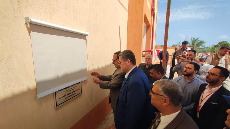 محافظ شمال سيناء يفتتح مدرستي التلول البحرية وسلمانة الثانوية العامة