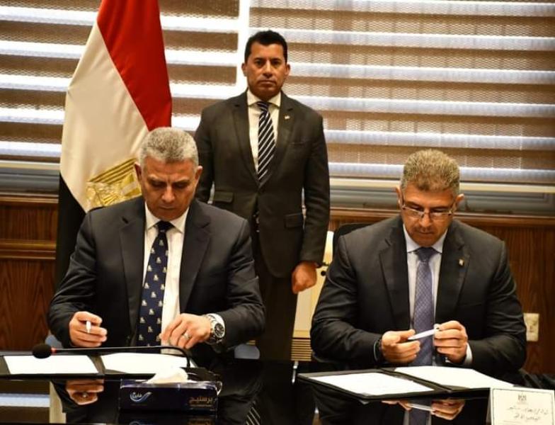 صبحي يشهد توقيع بروتوكول تعاون بين وزارة الشباب وشركة جريفولز إيجيبت للمشتقات
