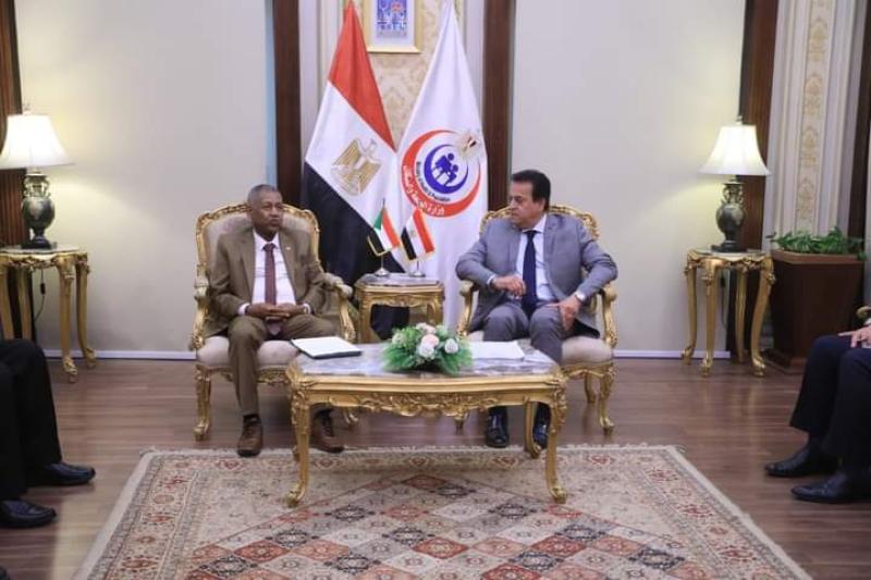 عبدالغفار يستقبل سفير السودان لبحث تعزيز سبل التعاون في دعم القطاع الصحي بالسودان
