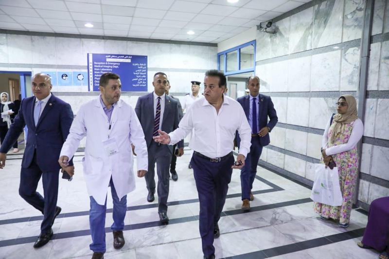 نائب رئيس مجلس الوزراء ووزير الصحة يستأنف جولاته الميدانية بزيارة مفاجئة في محافظة الإسكندرية