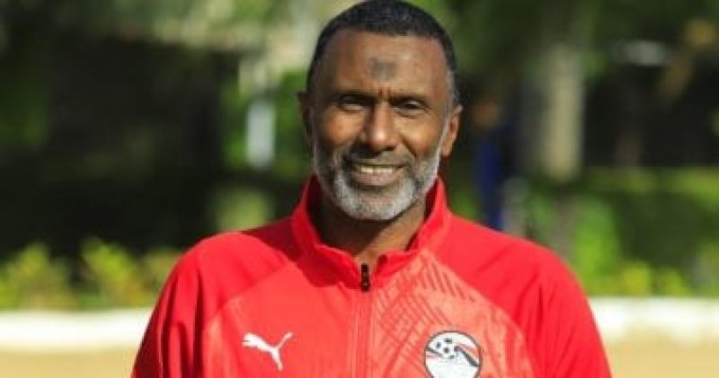 أحمد الكاس، لاعب الزمالك السابق ومدرب منتخب الناشئين، يحتفل بعيد ميلاده التاسع والخمسين