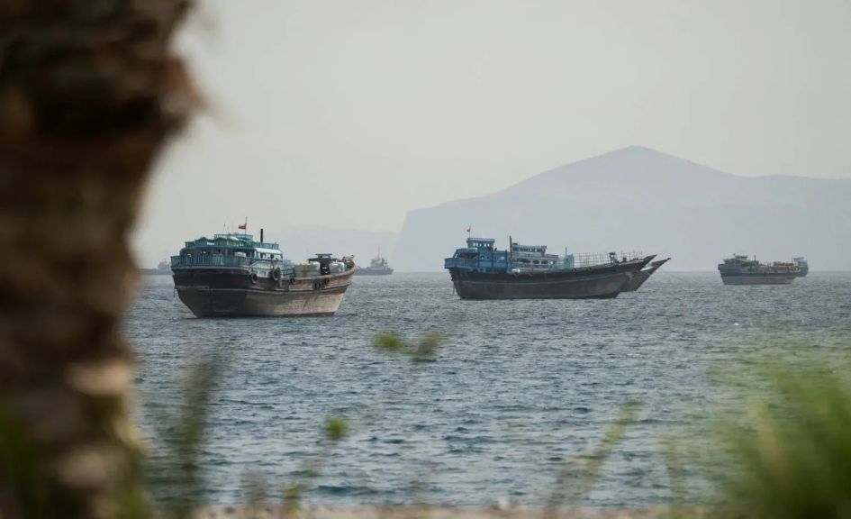 اتفاق أولي بين أمريكا وإيران لفتح مضيق هرمز أمام السفن التجارية