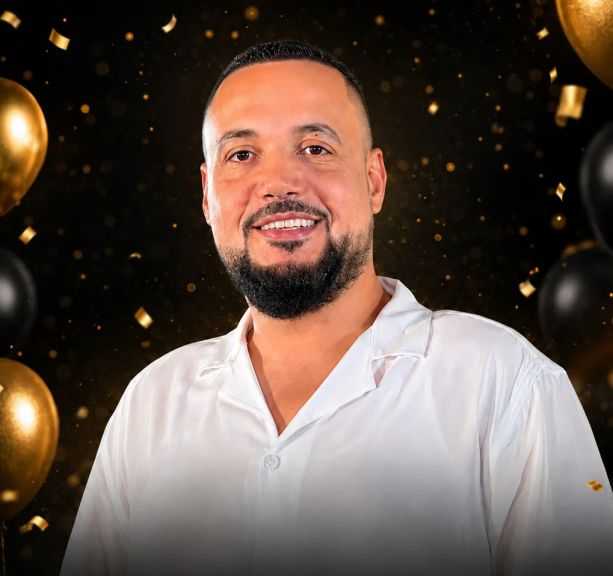 تهنئة خاصة للأستاذ صلاح مقلد بمناسبة عيد ميلاده